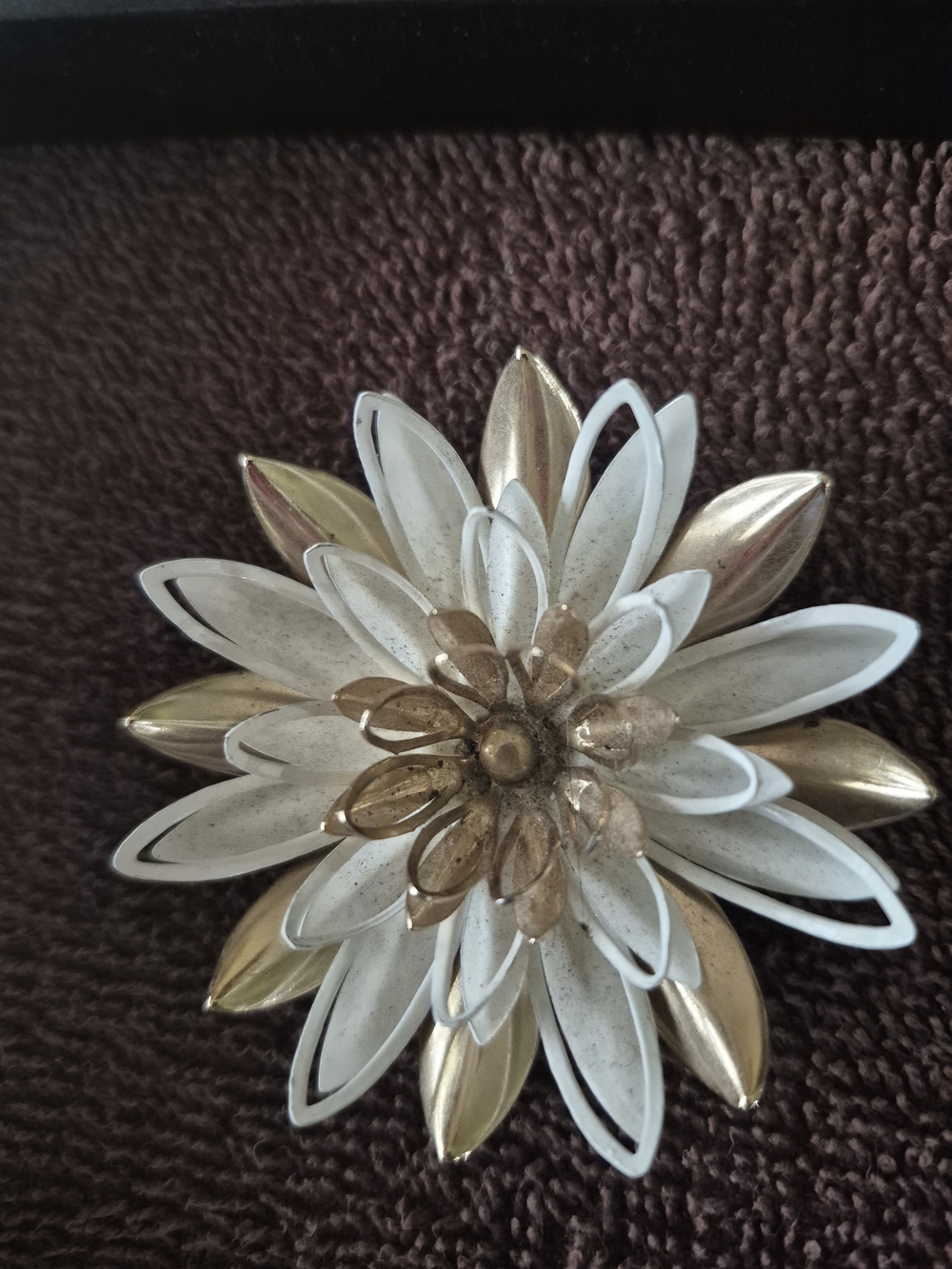 Vintage 1960's Signed Sarah Coventry" Water Lily Brooch"